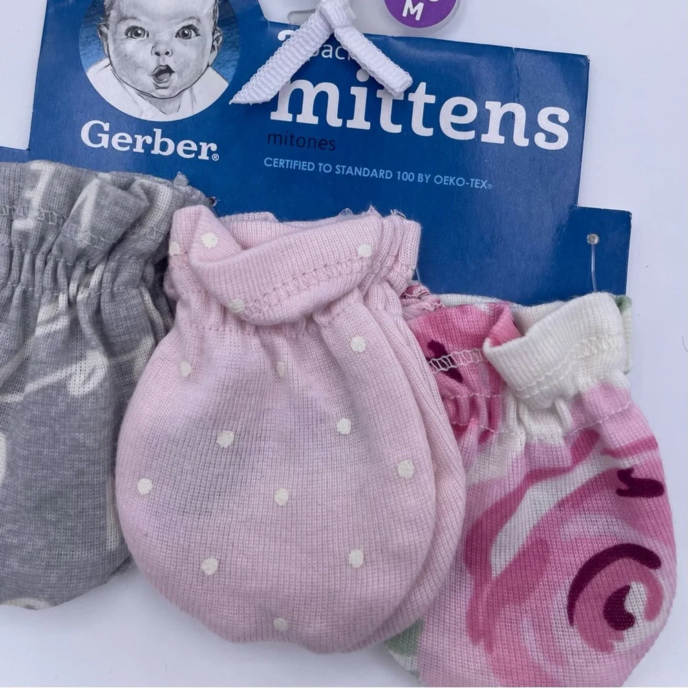 Bundle of 6piece mittens baby girl One Size